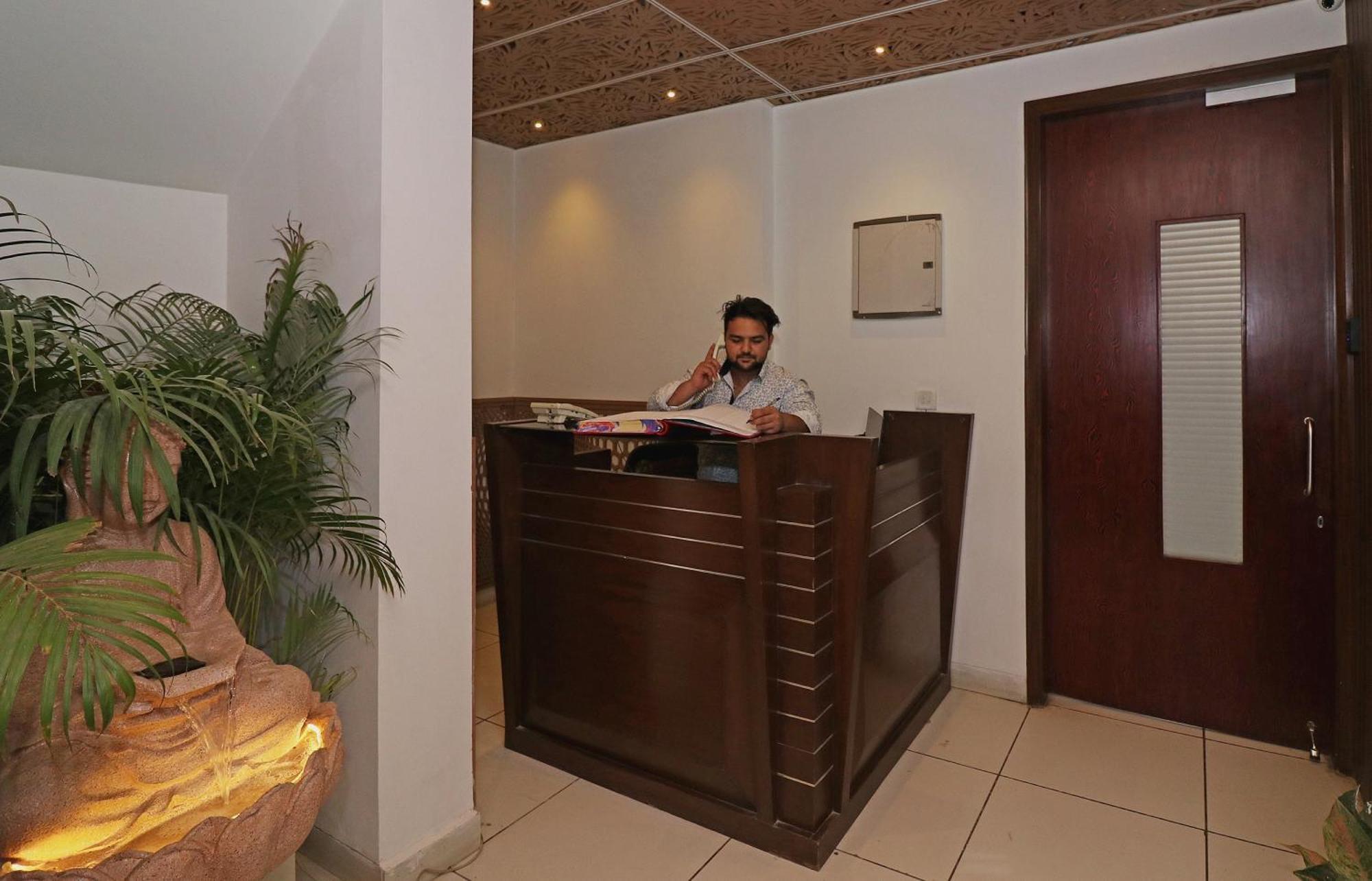 Wonderland Inn Near Aravali Biodiversity Park Gurgaon Exterior foto